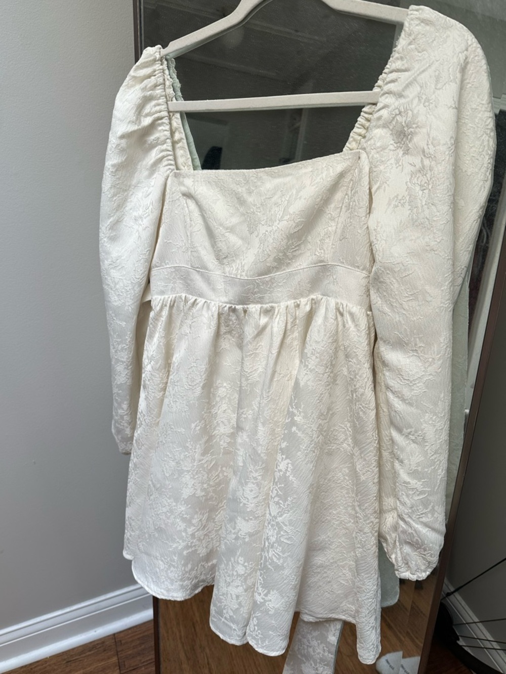 Altar’d State Ivory Mini Dress Long sleeve floral with tie back size M